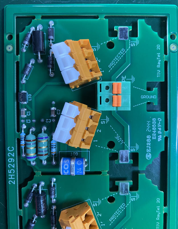 Telekomunikacyjne płytki PCB miedziane z wyposażeniem telekomunikacyjnym z LW/LS min. 0,05 mm i czarnym kolorem sitodruku