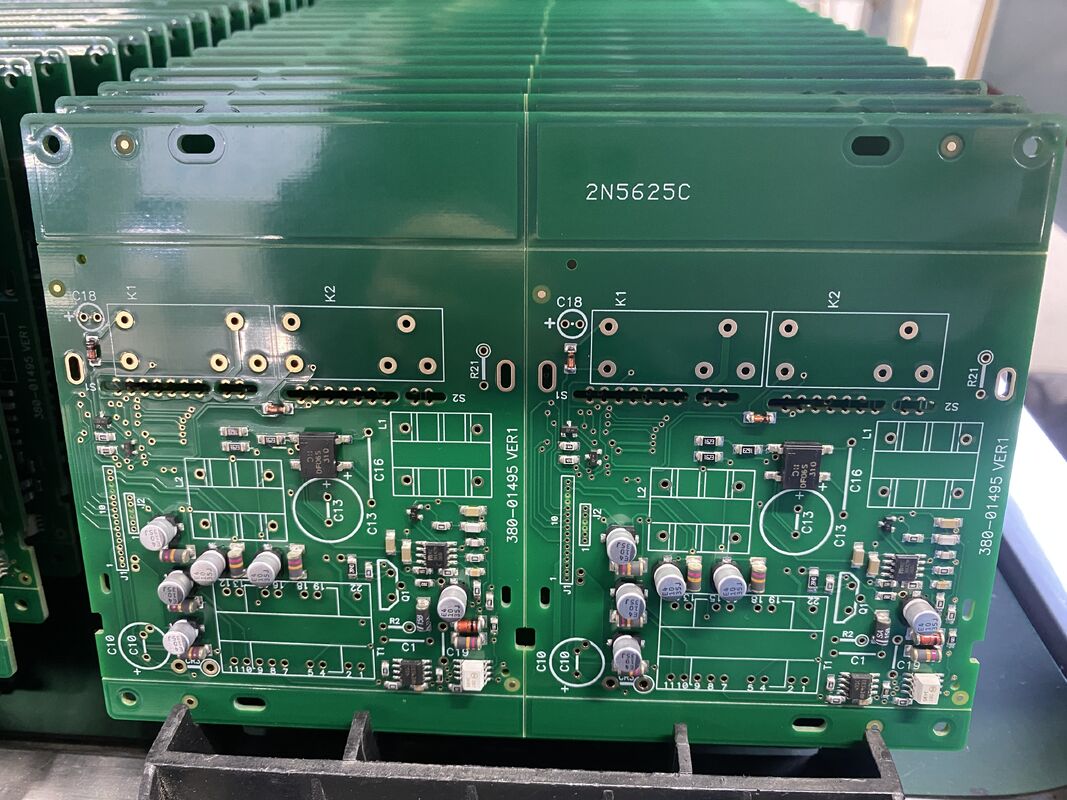 Maksymalna grubość T większa niż 4,5 mm Zgromadzenie przemysłowe PCB oferuje możliwości montażu dla ciężkich płyt obwodowych drukowanych